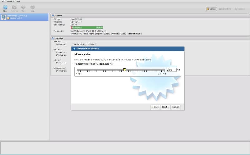 仮想化環境のVirtualBoxもインストールでき、Webブラウザからアクセス可能。なかなか新鮮だろう