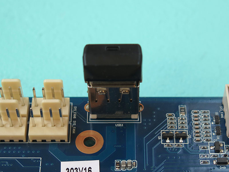 TOSインストーラは、このUSBメモリに収められているのだろう