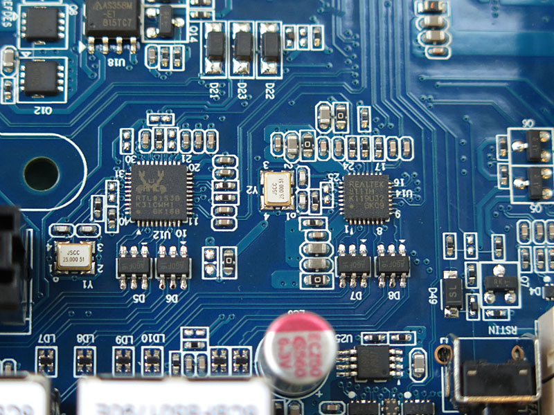 2基のGigabit Ethernetコントローラは、片方がRTL8111H、もう片方がRTL8153Bだった