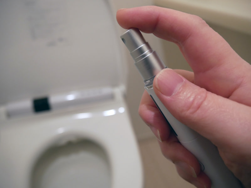 外出先のトイレの便座なども除菌できる