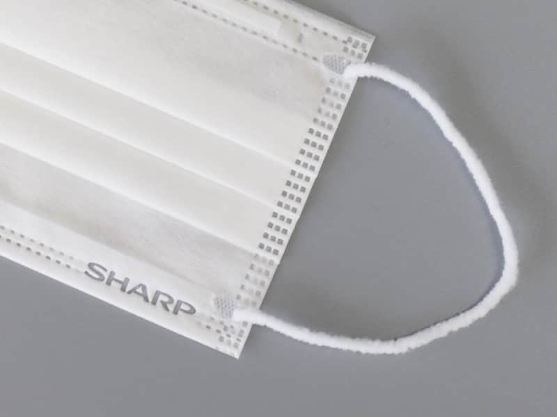 シャープのロゴが入った不織布マスク