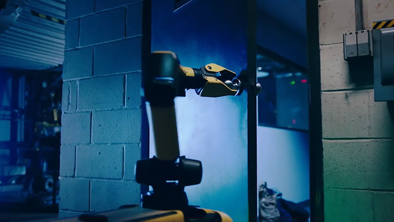 Spot ArmでドアノブをひねるSpot