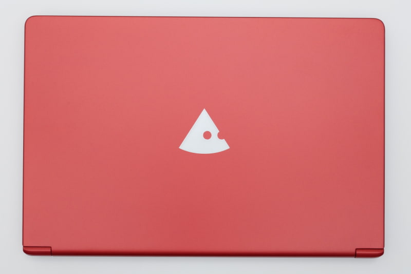 天面は鮮やかなレッド塗装仕上げ