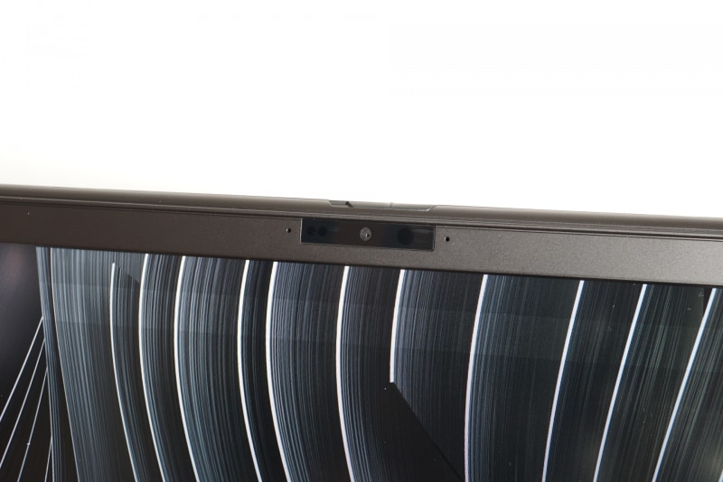 人感センサーはカメラ部分にある。なお、後述するプライバシーシャッターでカメラを塞いだとしても人感センサーに影響はない