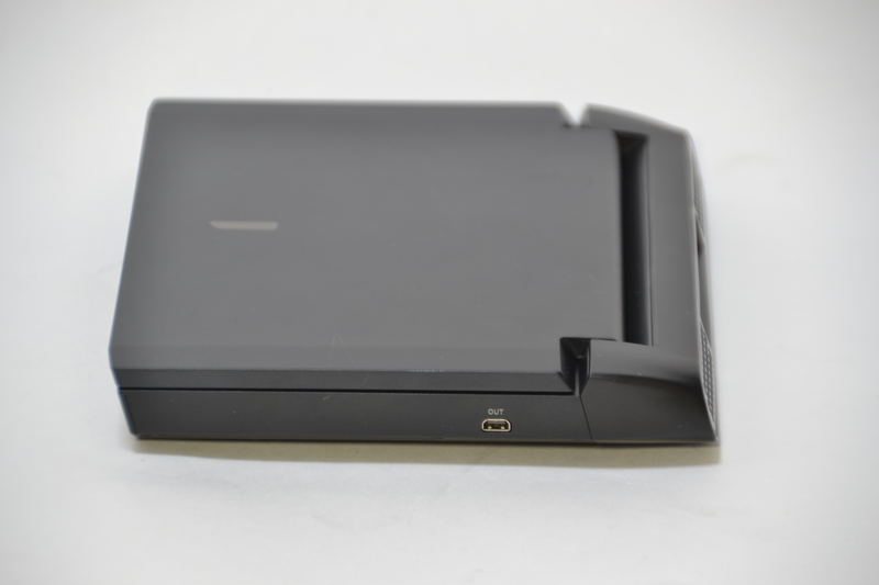 右側面にはMicro HDMI端子