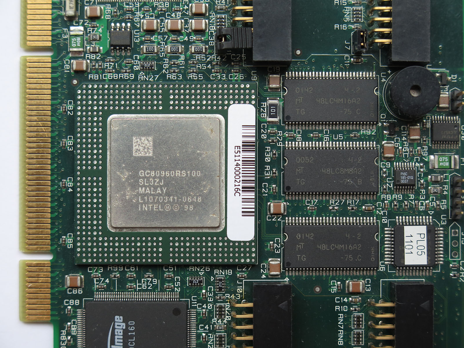 メモリは3チップで合計24MBあるが、キャッシュとして使えるのは16MB