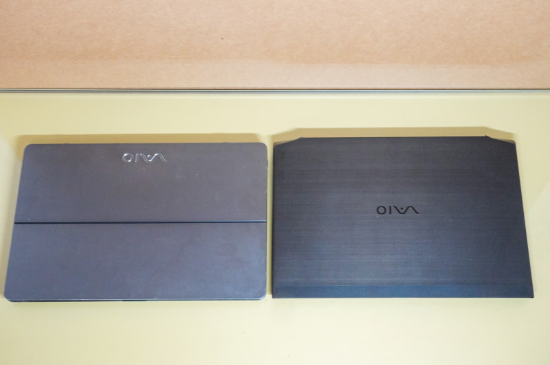 旧VAIO Z(左)と新VAIO Zの比較。旧VAIO Zは13.3型、新VAIO Zは14型なのにフットプリントはほぼ同じ