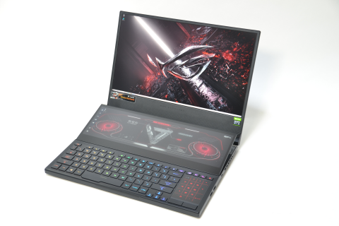 Hothotレビュー】サブ画面は一石三鳥! 4K120Hz＋4K1K液晶搭載