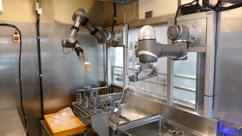 2本腕で生産能力が従来比3倍に