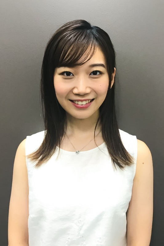 <strong class="em-01 color black">◆</strong>職業:タレント(浅井企画所属) <strong class="em-01 color black">◆</strong>生年月日:1996年8月17日 <strong class="em-01 color black">◆</strong>はじめてやったTVゲーム:スーパードンキーコング <strong class="em-01 color black">◆</strong>得意なゲームジャンル: ゆる〜いゲームはよくやりますが、自分の得意ジャンルを作れるように、最近は格闘ゲームやFPS/TPSを中心に練習中です! <strong class="em-01 color black">◆</strong>意気込み: やったことのないレトロゲームを1人で配信しながらプレイし、記事にしていくことははじめての挑戦なので、率直にとても楽しみです! ゲーム自体をここ数年でしっかりやるようになってからは、最近のゲームのグラフィックやシステムに慣れているため、どんな違いを味わうことができるのか気になります! 新しい発見をしたり、この挑戦を普段やっているゲームなどに活かしていけたらいいなと思います。見ている方にも「懐かしいな〜、またやりたいな〜」と思って頂けたら幸いです