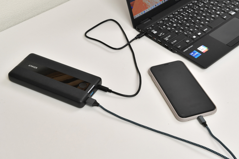 直近のノートではUSB-PD充電に対応したものが増えているので、スマホもPCも1つのモバイルバッテリで充電できる