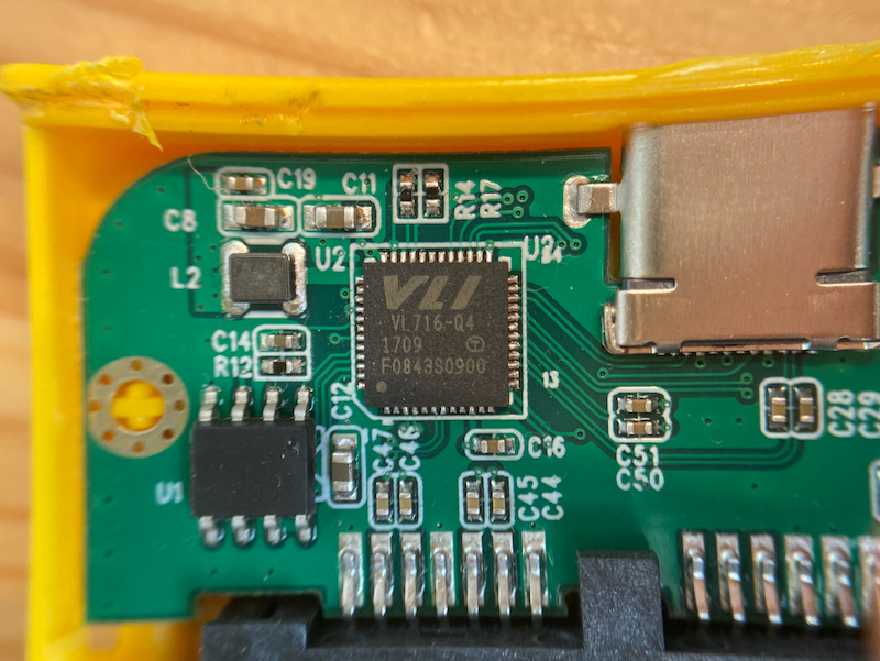 USB Type-Cブリッジコントローラ。基板は結構よくできている気がする