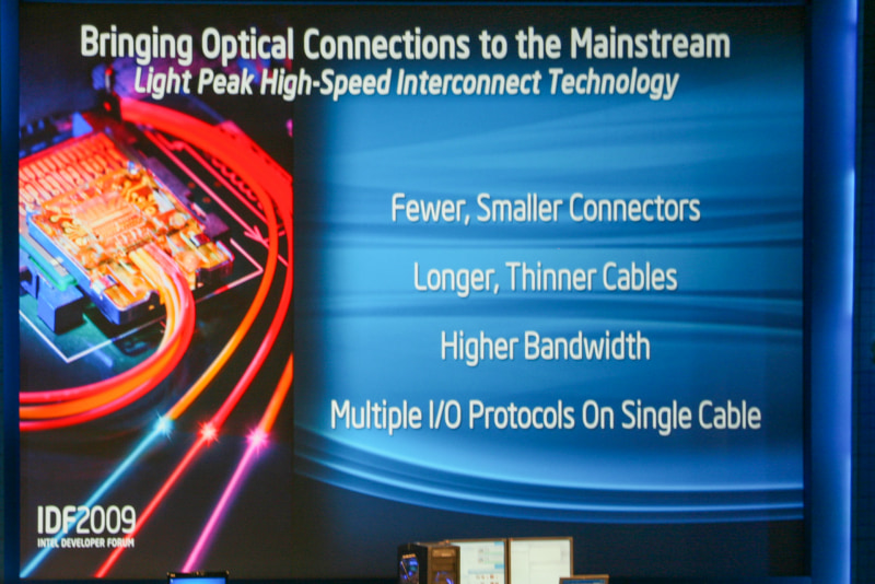 2009のIDFで発表されたLight Peak