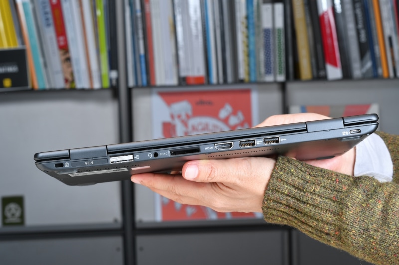 左から、ケンジントンロックスロット、有線LAN端子、3.5mmコンボジャック、HDMI、USB Type-A 3.0×2、USB Type-C 3.1(充電、映像出力対応)×1