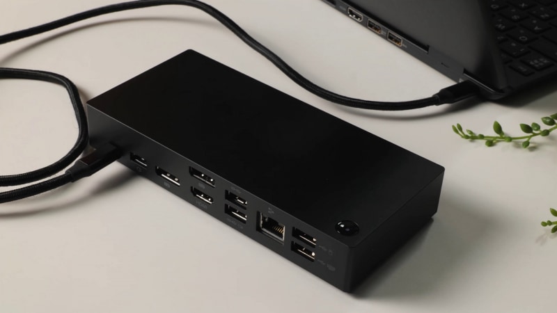 USB Type-C拡張ドックから、USB Type-Cケーブル1本で、給電と接続ができる