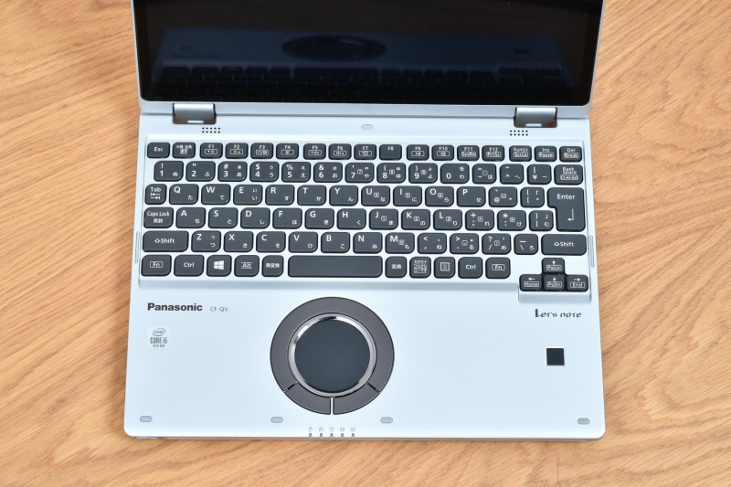 レッツノートのアイディンティティとも言える「ホイールパッド」。円状になぞることで画面スクロールできる快適な入力デバイスだ