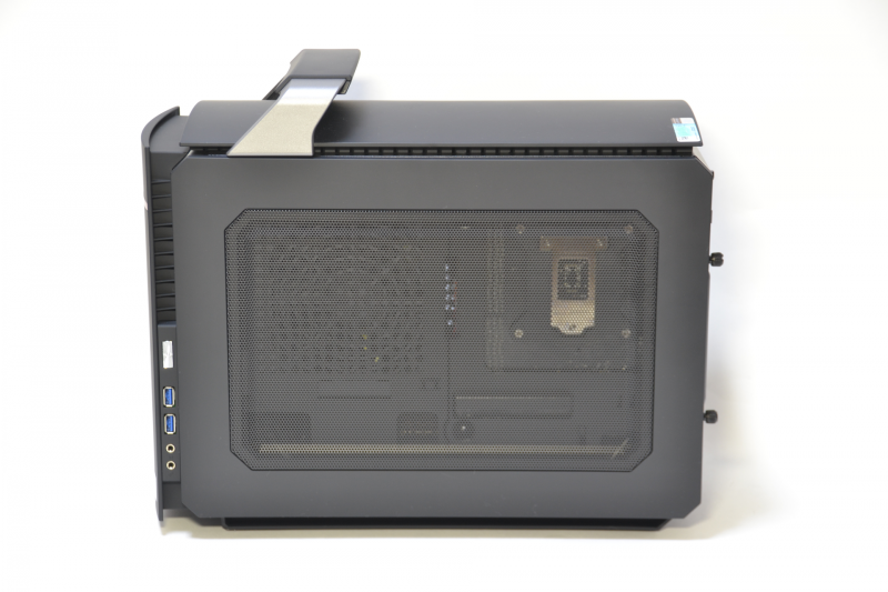 右側面も同様に網目になっている