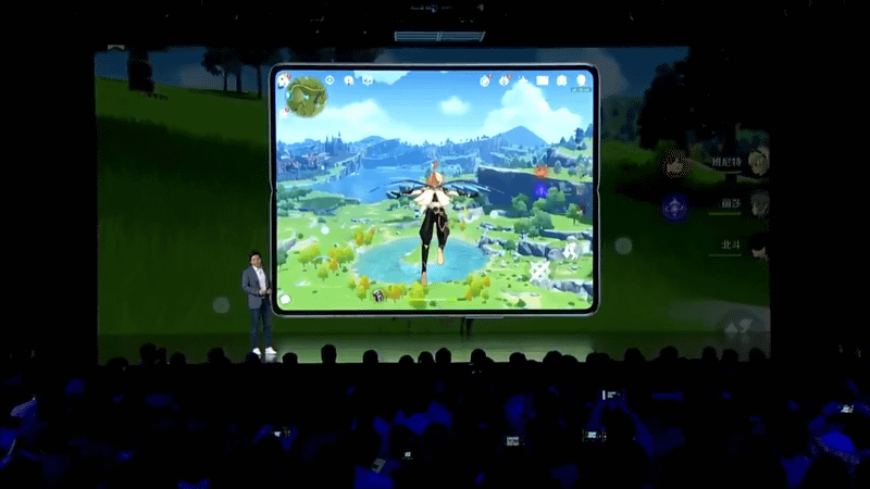 8.01型ディスプレイで「原神」をプレイ。圧倒的な没入感だ