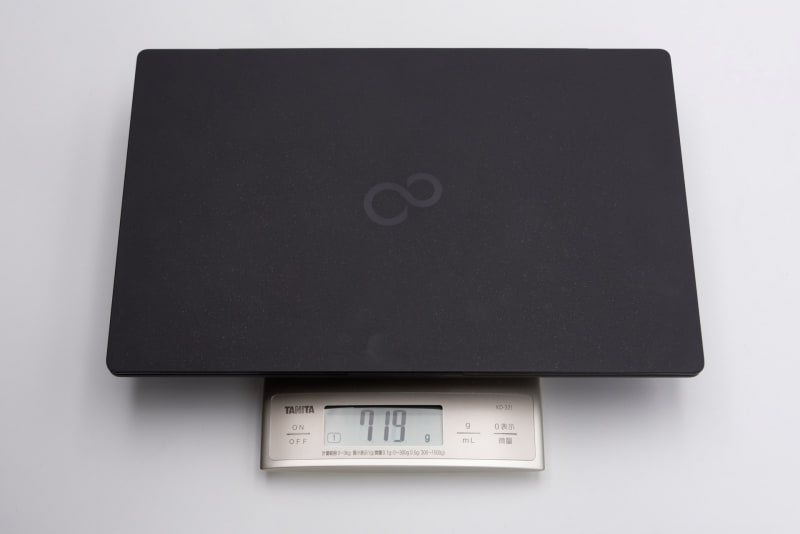 今回のテスト機の実測は719gだった