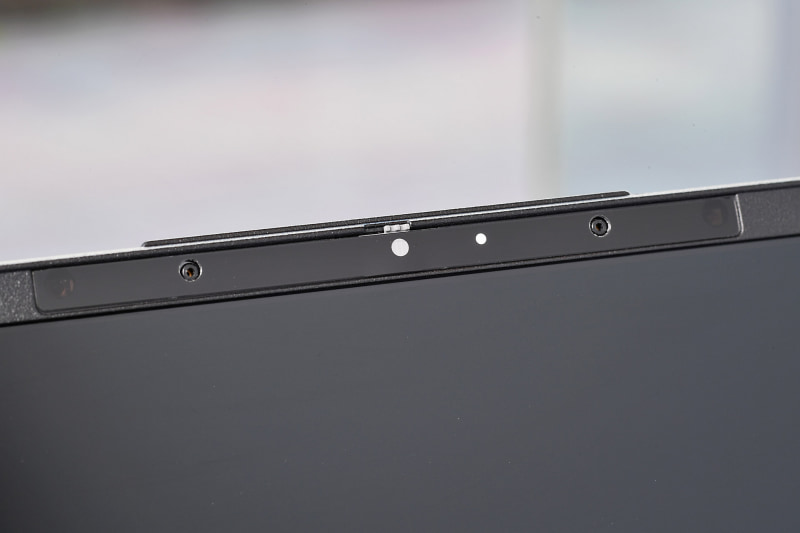 HD画質のWebカメラは小さなつまみでシャッターを開閉できる