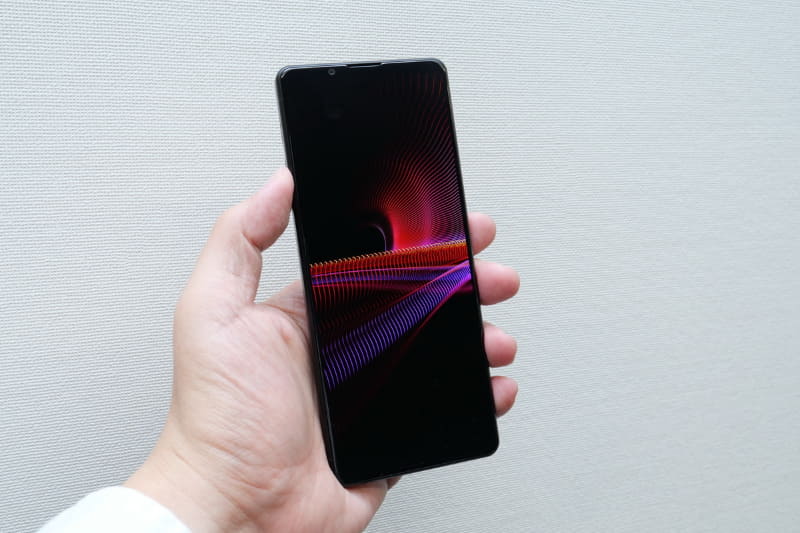Xperia 1 IIIを手にした印象は、従来モデルとほとんど変わらなかった