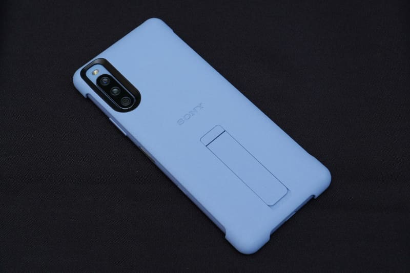 スタンド機能付きカバーの仕様は、Xperia 1 IIIのものとほぼ同等