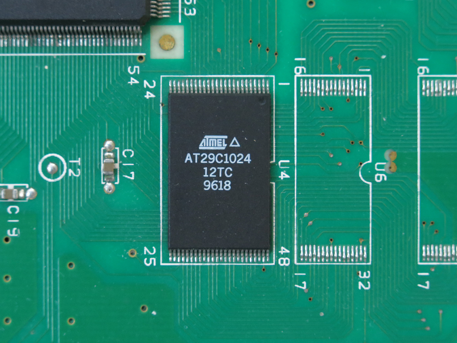 Atmel製フラッシュメモリAT29C1024-70JC