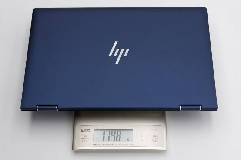本体重量は実測で1,148g