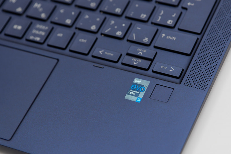 第11世代Intel Core i5-1135G7を搭載。GPUは内蔵Intel Iris Xe Graphics