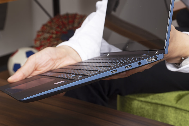 最大40GbpsのThunderbolt 4(USB 4)ポートを2つ搭載