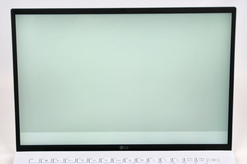 画面の広さの比較。グレーの部分までが1,920×1,080ドットで、下の白い部分までが1,920×1,200ドット