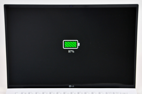 Hothotレビュー】タフなのに気楽に使える999gのモバイルノート「LG