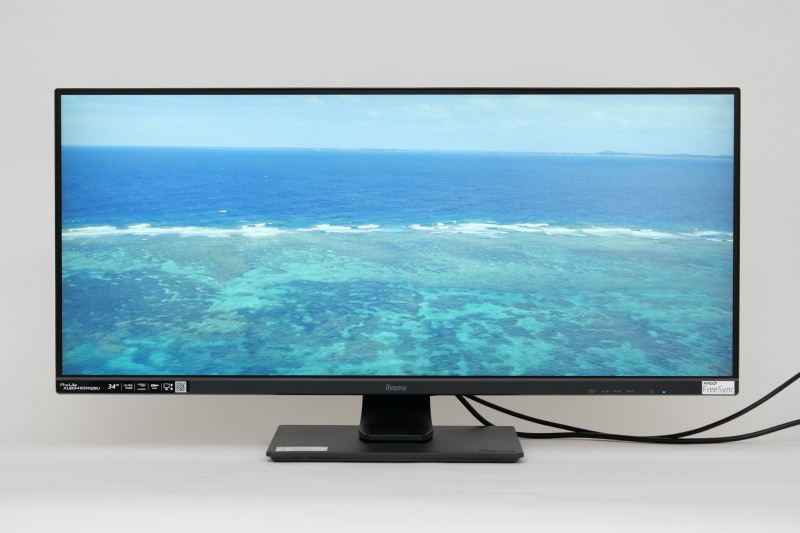 輝度は400cd/平方mと十分に明るく、周辺部にも輝度ムラは感じられない