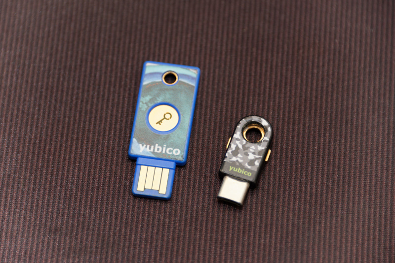 デバイスに接続して利用するセキュリティキーは使い勝手の良さと高いセキュリティを両立できる
