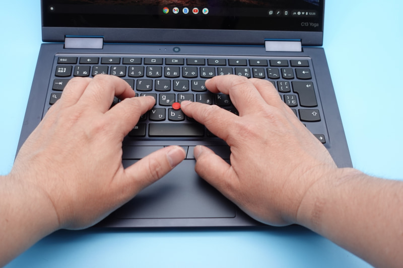 キーボードから手を動かさずに操作できる