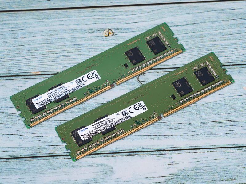 メモリは標準で16GB(8GB×2)を搭載する。