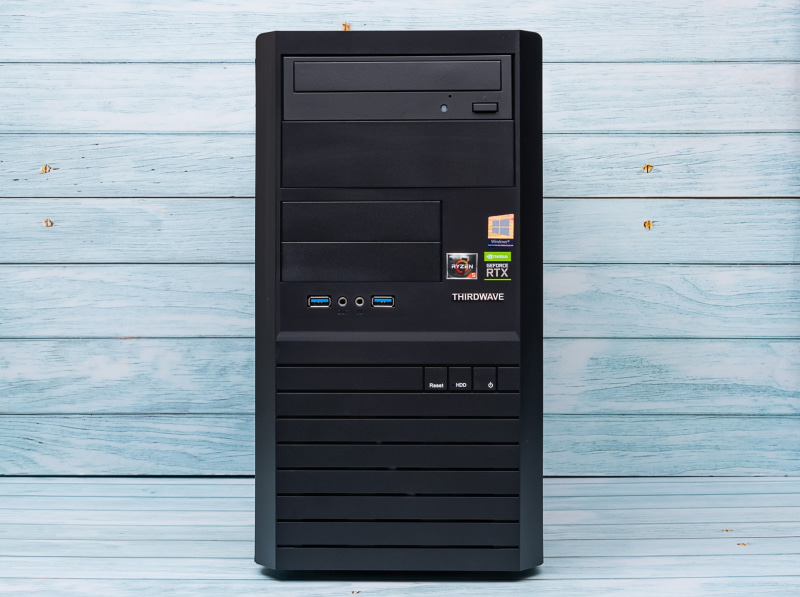 シンプルなデザインのフロントマスク。丁寧な仕上げでチープな印象はない