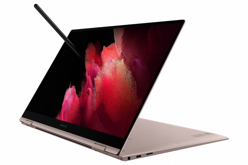 こちらもコンバーチブル型2in1仕様となっており、クラムシェルスタイルと合わせて4形状で利用可能。もちろんS Penも利用可能だ