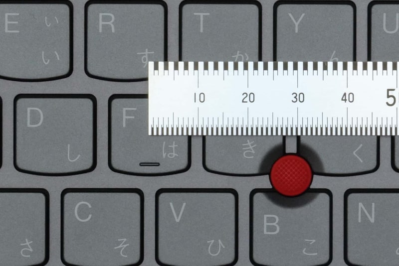 キーピッチはX方向、Y方向ともに19.05mm