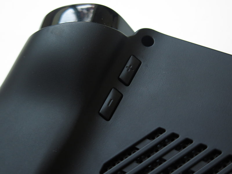 背面右手側に音量調節ボタン