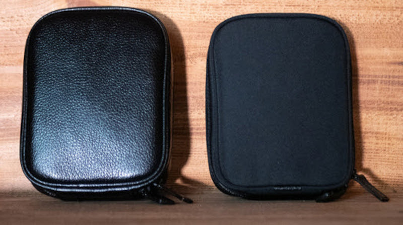 レザー(左)/ナイロン(右)