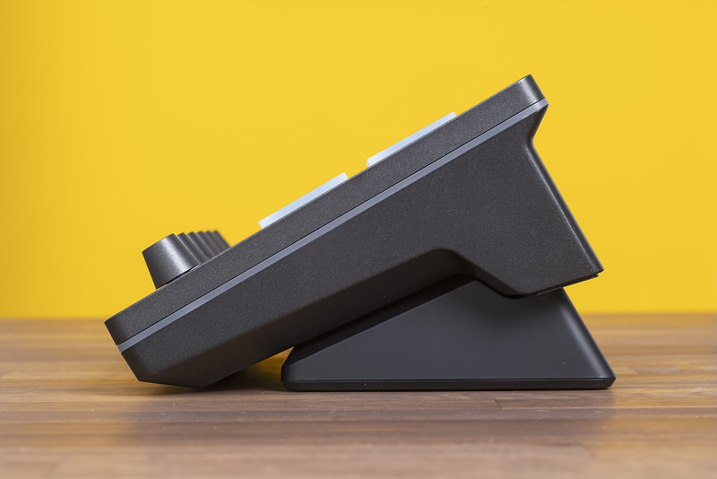 台座に載せたところ