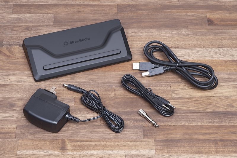 そのほか、ACアダプタ、USBケーブル、オーディオケーブル、変換ジャックも付属
