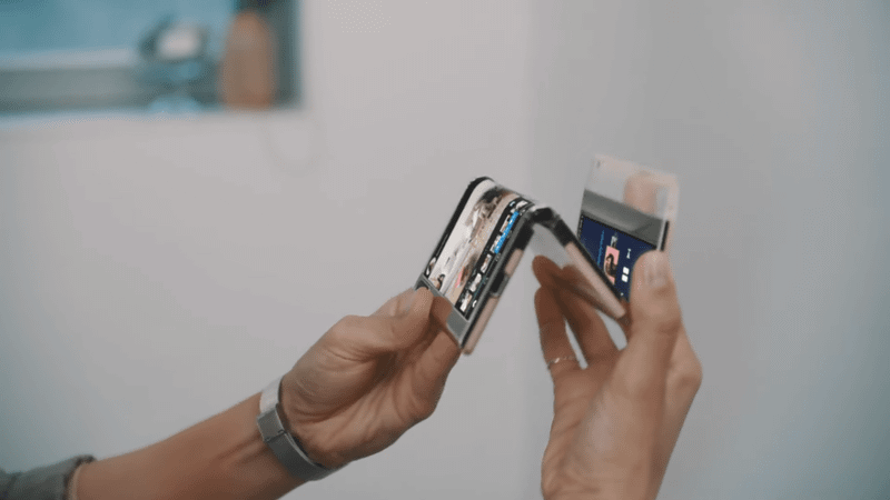 S-Foldableのコンセプト。大画面を折り畳んでコンパクトに持ち運べる