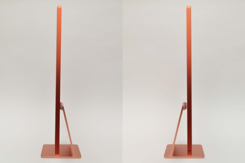 左側面(右)に3.5mmヘッドフォンジャックを配置