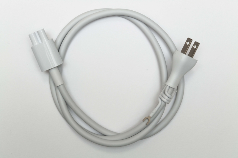 電源コードの長さは実測107cm