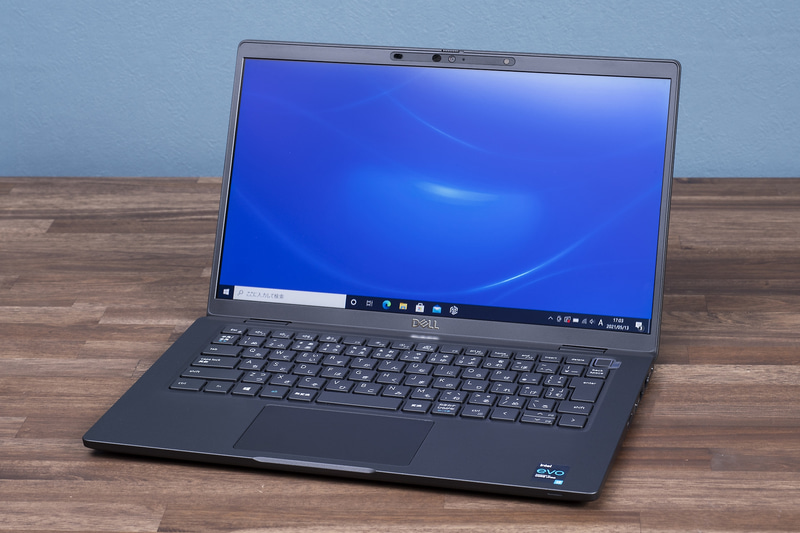 C3422WEをはじめとするWeb会議用モニターと組み合わせるならデルのDell Latitude 7420などThunderbolt 4対応モデルがオススメ。同インターフェイスに対応するモデルはもともとパフォーマンスが高めだが、Web会議用ディスプレイが使い勝手を大きく高めてくれる