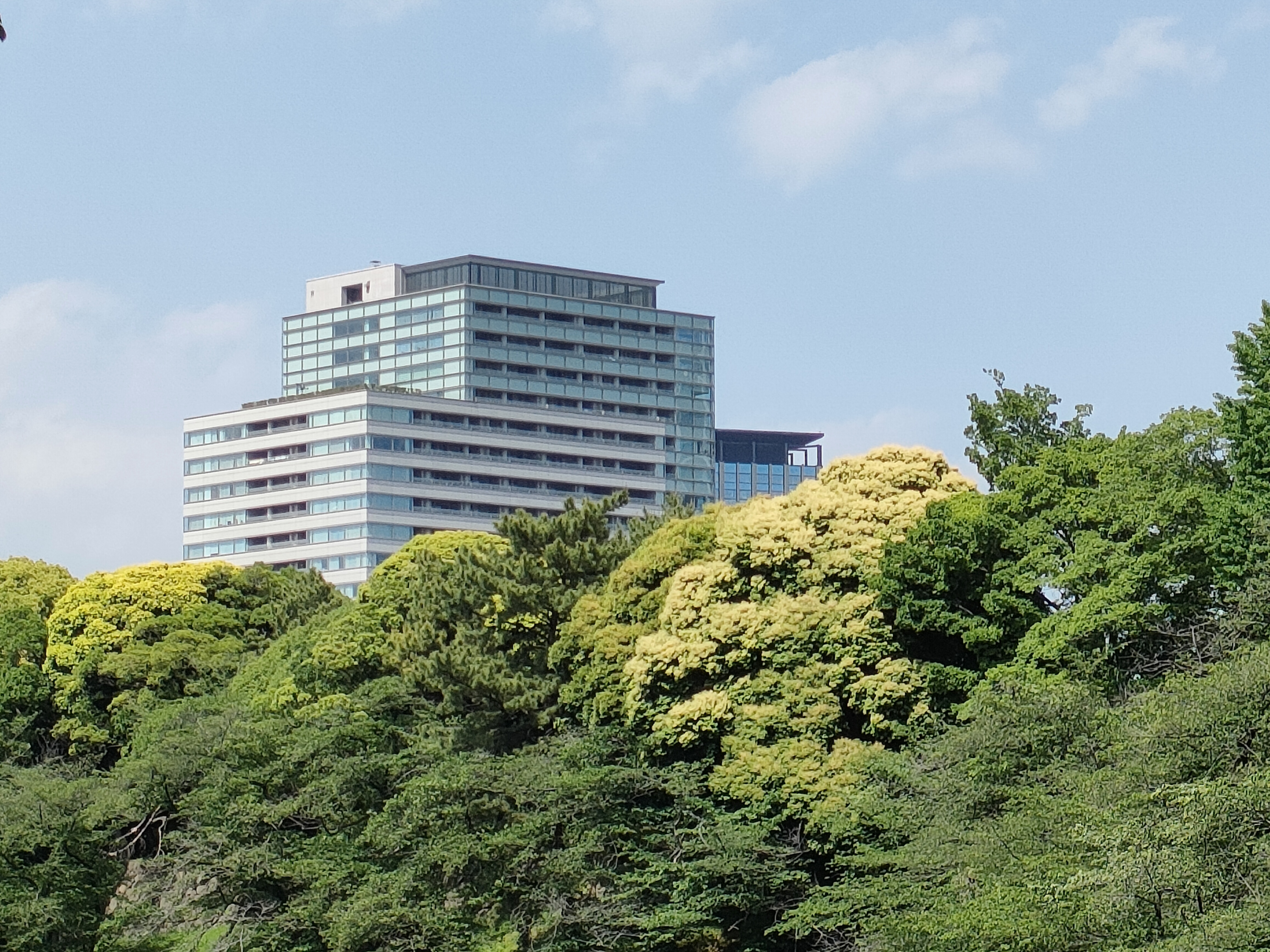 広角レンズで20倍デジタルズーム