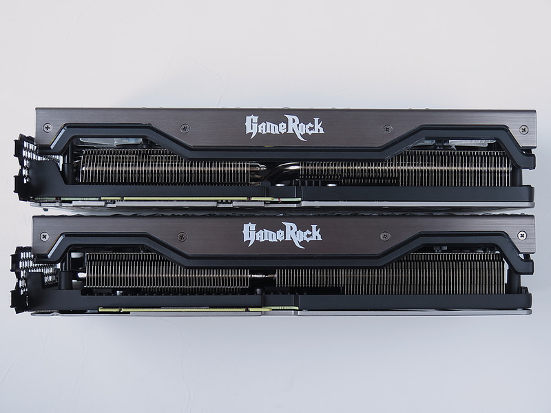 ヒートシンクのフィンピッチはRTX 3080 GameRock OCの方が広い
