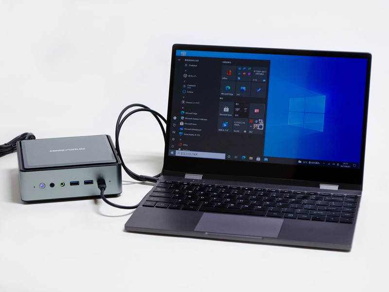 キーボード付きモバイルディスプレイとケーブル1本(Thunderbolt 4)で接続。以前ご紹介したUM270やHM50では、HDMIとUSBのケーブル2本必要だった